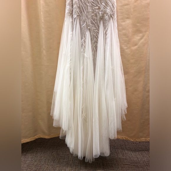 Wtoo by Watters Brooks Wedding Gown, Style #10803 - Picture 13 of 16